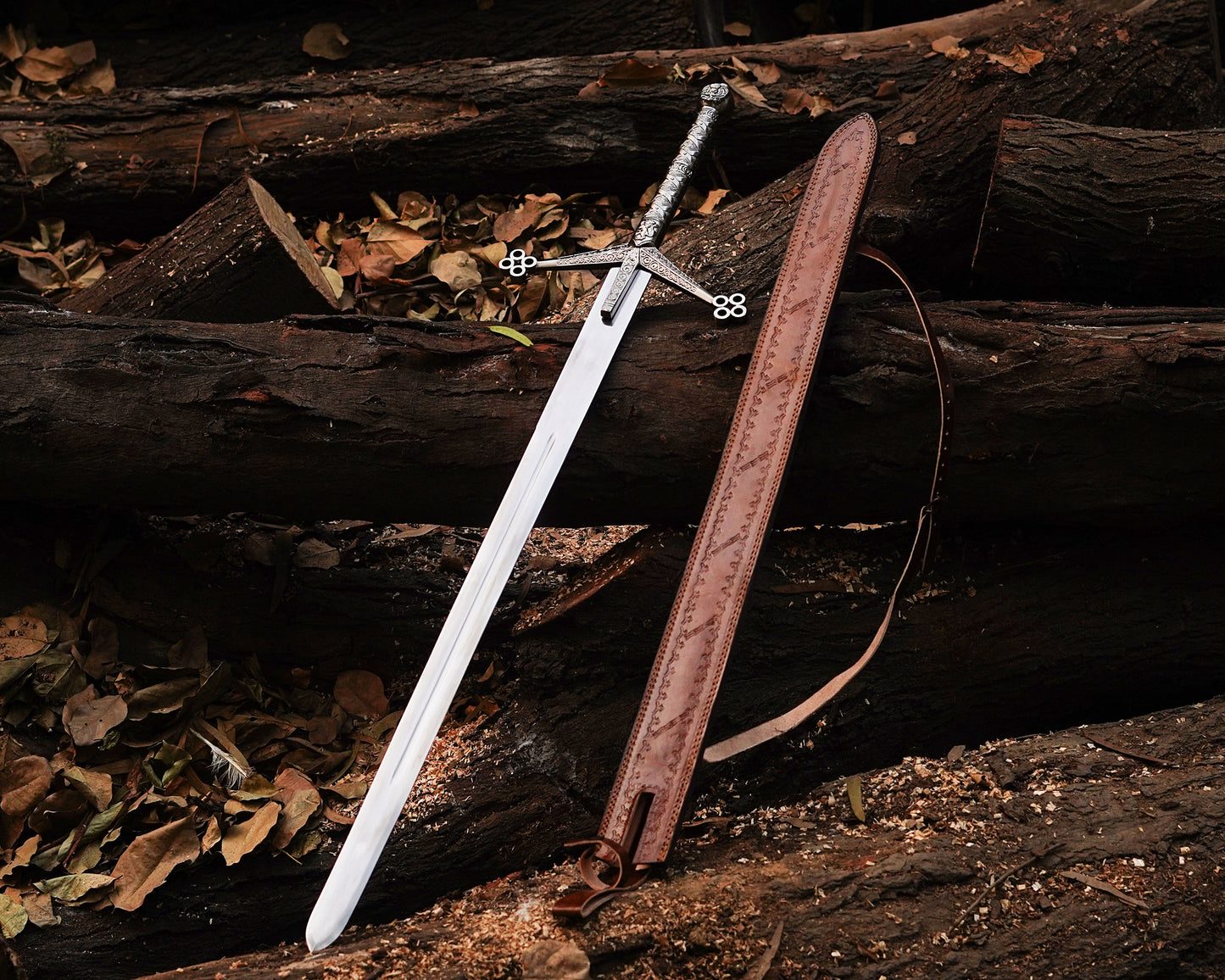 Hand-Forged Scottish Claymore Replica – Medieval Greatsword with Embossed Hilt with Leather Sheath