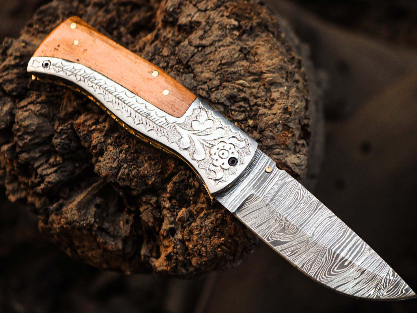 Hand forged Damascus Steel Folding Knife With Olive Wood And Steel Handle Included Leather Sheath